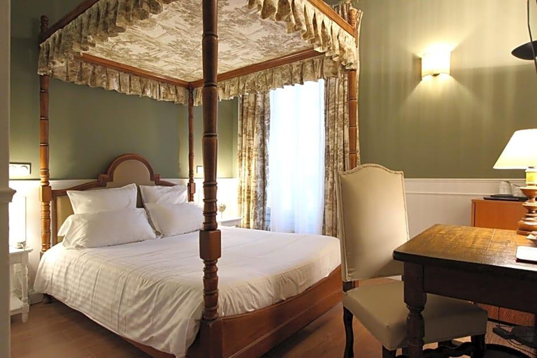Bedroom 2, Hotel de la Bretonnerie, Paris