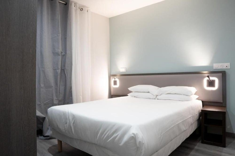 Bedroom 2, Aero Hotel, Hauts-de-Seine