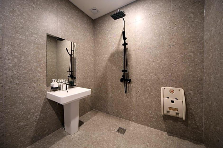 Bathroom 4, Busan Gwangalli Ocean The Point Hotel, Suyeong