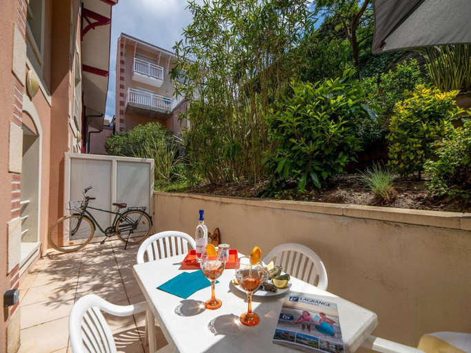 Balcony, Apartment in Arcachon Near Beach, Gironde
