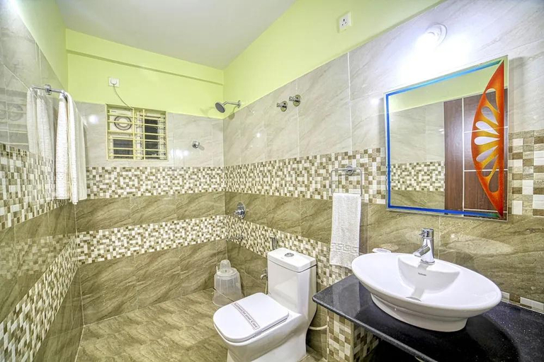 Bathroom 4, RedKEY Inn Hotel Bangalore Airport, Bangalore Rural