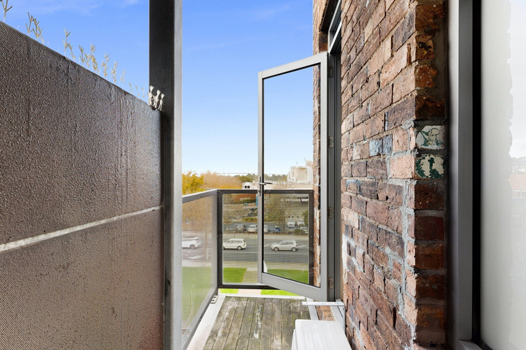 Balcony, Serenity Cloud Apartment in Vibrant Footscray, Melbourne