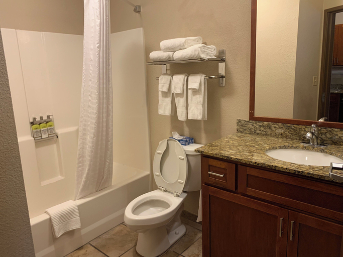 Bathroom 5, Candlewood Suites JONESBORO, Craighead