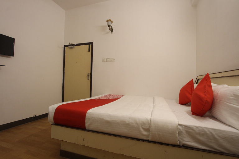 Room 5, Townhouse Tirupur Old Bus Terminal, Tiruppur
