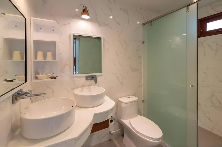 Bathroom, Houes 2 bedroom+ kitchen (I,J), Ko Samui