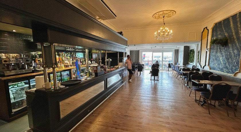 Food & Drinks, The Royal Oak Hotel, Kent