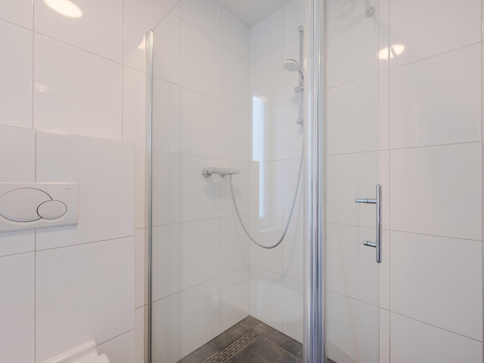 Bathroom 3, Charming Villa in Natural Surroundings, Arcen en Velden