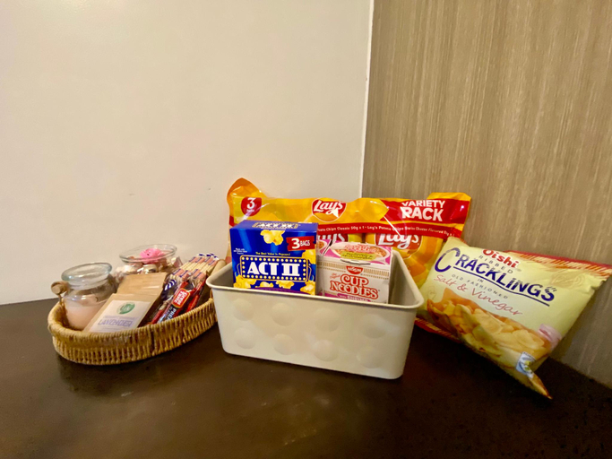 Food & Drinks, Condo in Pasay near Moa, Naia, Ikea, DFA & Okada, Pasay City