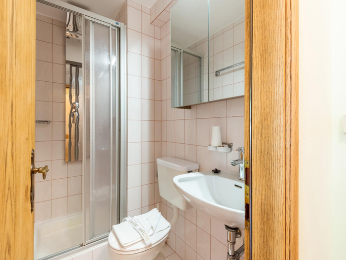 Bathroom 3, Holiday Flat Oberau near Ski Slopes, Kufstein