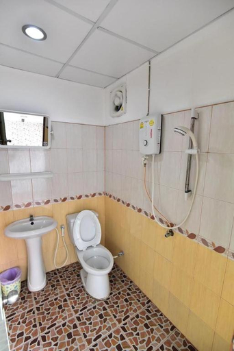 Bathroom 3, Tippawan Resort, Pattaya