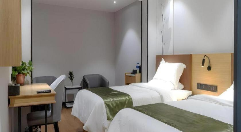 Bedroom 3, GreenTree Inn Express Datong High-Speed Railway Station Old City Wall, Datong