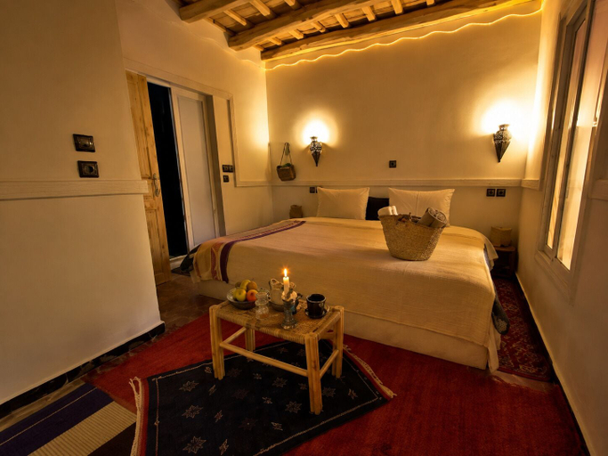 Couples dining, Riad Bleu Afriqua, Ouarzazate
