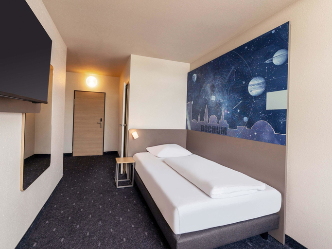 Bedroom 4, B&B HOTEL Bochum Hbf-Nord, Bochum