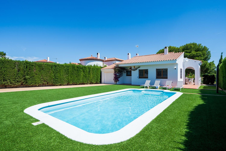 Sport & Beauty, Chalet a pie Cala Forn con piscina, Tarragona
