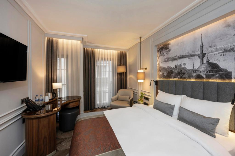 Bedroom 3, Livro Hotel, Fatih