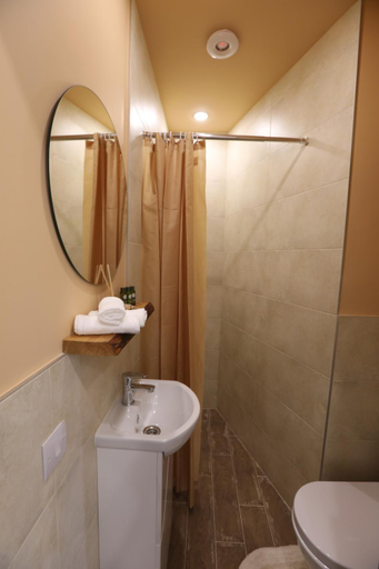 Bathroom 3, hotelise I Sunflower Studio, Yerevan