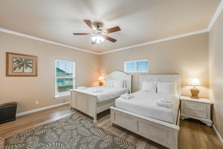 Bedroom 3, Orange Seahorse House KD682, Nueces