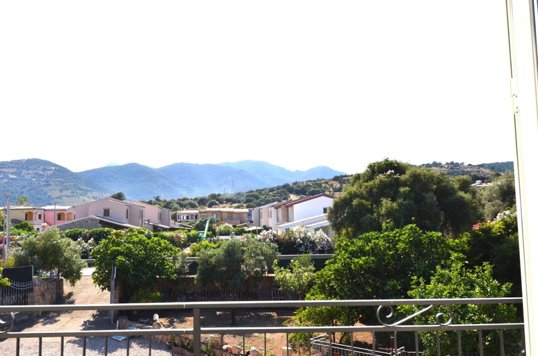 Room 4, Fst-jav01p1 in San Teodoro, Nuoro
