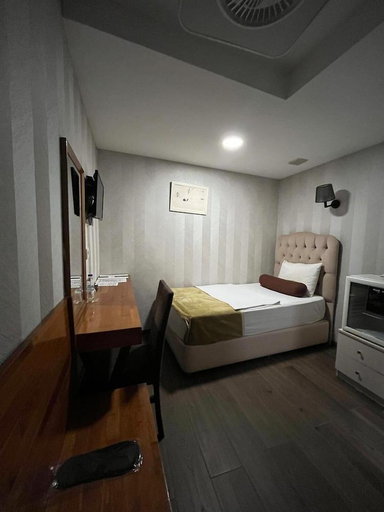 Bedroom 2, Kuzen Otel, Kadıköy