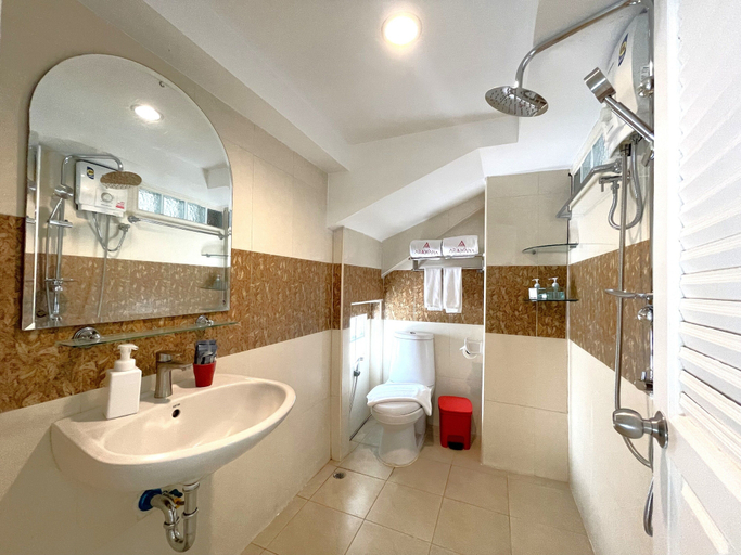 Bathroom 5, Arawana Express North Pattaya, Pattaya