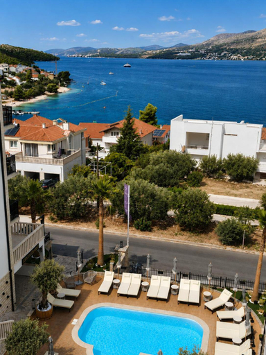 Exterior & Views 1, Hotel B&B Villa Paula, Okrug