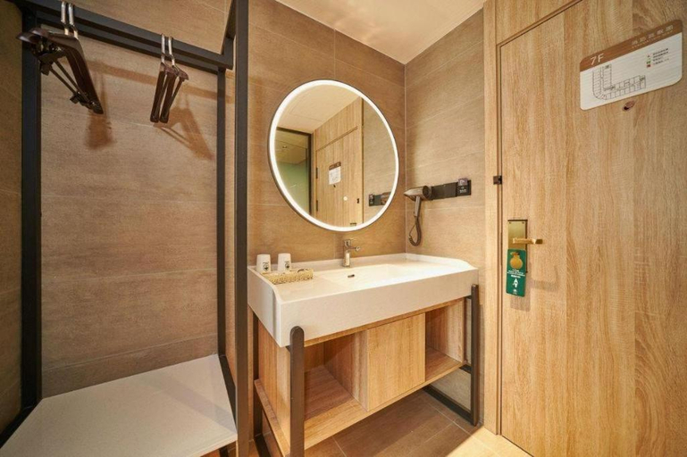 Bathroom 3, GreenTree Inn Hangzhou Linan Wanma Road Express Hotel, Hangzhou