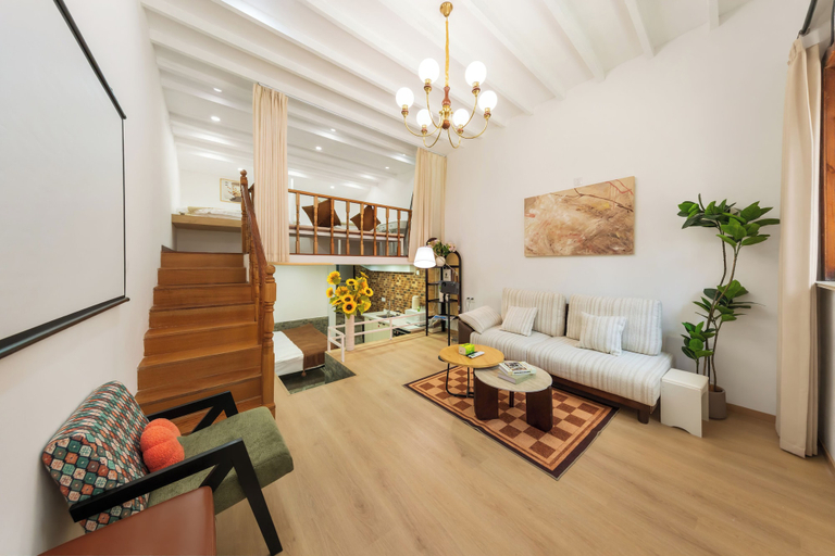 Living area 4, Tonight Homestay West Nanjing Road Shanghai Maoming Building, Shanghai