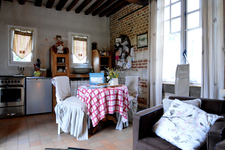 Living room 5, Pretty Little Picardy House by the Water, Somme