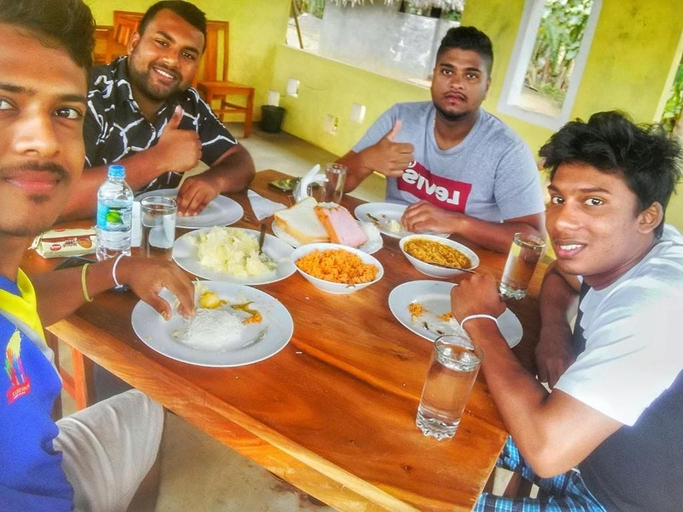 Food & Drinks 4, Lake Bliss, Dambulla