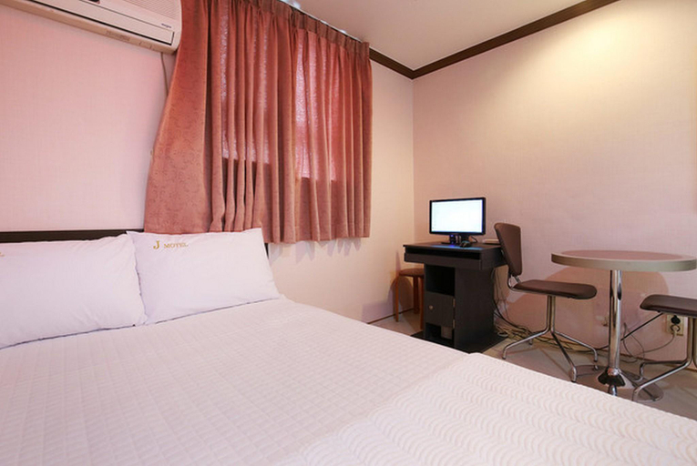 Bedroom 4, Jecheon J, Jecheon
