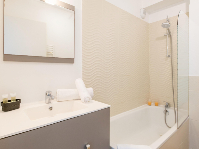 Bathroom, Seaside Apartment in Biscarrosse, Landes