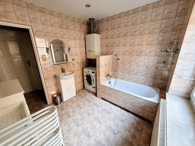 Bathroom 4, 4-bedroom Apartment Old Town, Kraków City