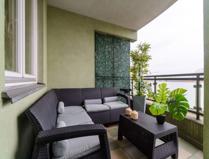 Balcony 5, Spacious Central Warsaw Apartment, Warsaw