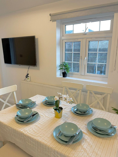 Others 5, Big Villa House close to Tower Bridge, London