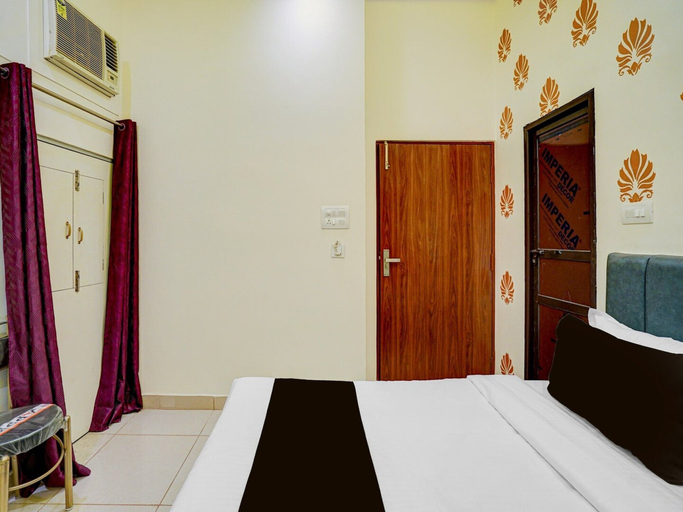 Room 2, Deluxe Room Parth Residency, Varanasi