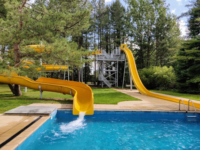 Pool 5, Mobile Home With Shared Pool for 6 Guests, Limburg