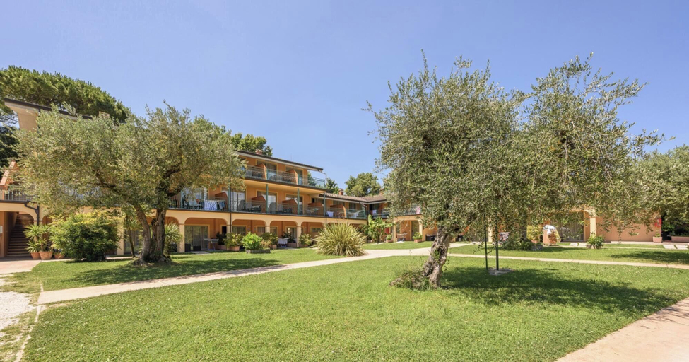 Exterior & Views 2, HOTIDAY Apartments Desenzano, Brescia