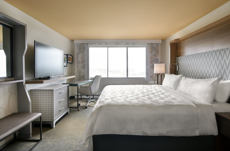 Bedroom 4, Holiday Inn Montreal Longueuil by IHG, Champlain