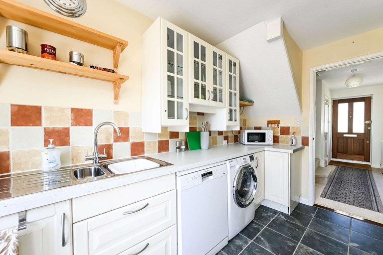 Room 5, Spacious 3bed Home in Maidenhead Sleeps 6, Windsor and Maidenhead