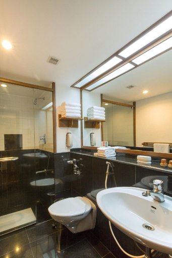 Bathroom, Casino Hotel - CGH Earth, Cochin, Ernakulam
