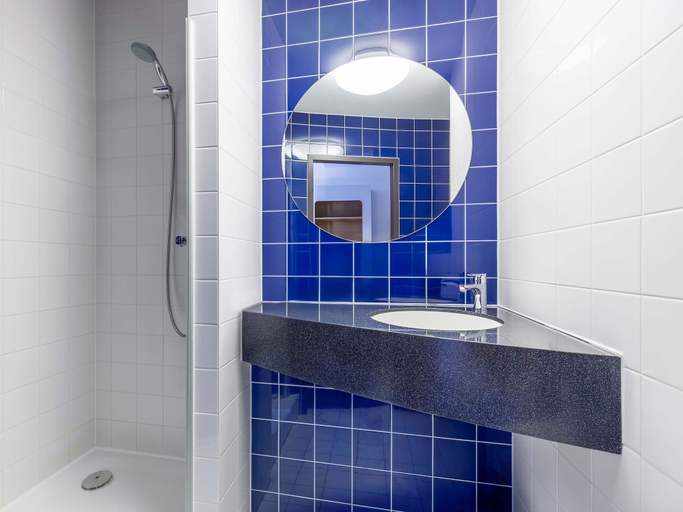 Bathroom 5, B&B HOTEL Dresden-Messe, Dresden
