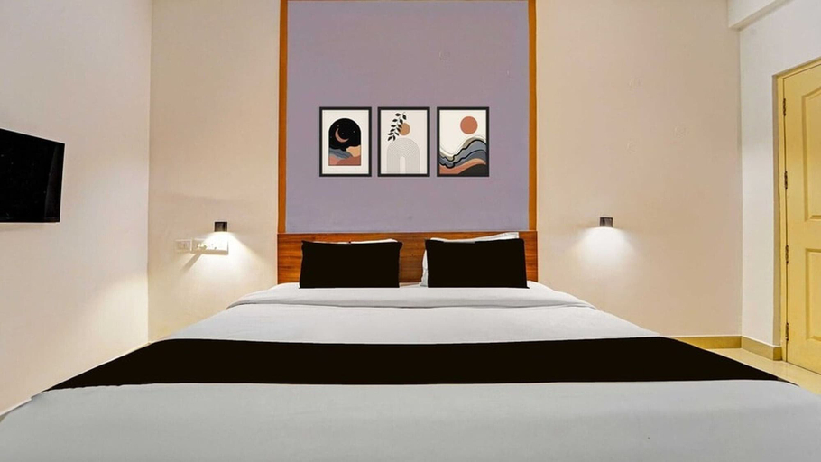 Room 5, Deluxe Room Ram Vikram Residency, Coimbatore