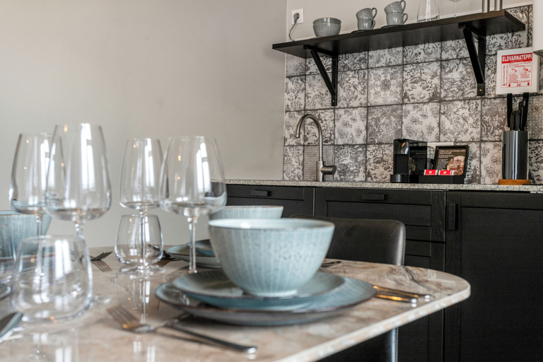 Food & Drinks, The Swan House by Heimaleiga, Reykjavík