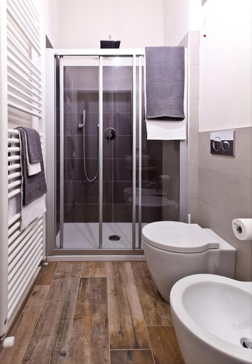 Bathroom 4, Nonna Giulina Guest House, Asti