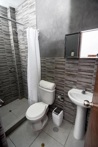 Bathroom 4, apartment rent piura, Piura