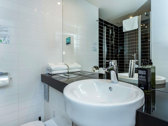 Bathroom 5, ibis Styles Walbrzych, Wałbrzych