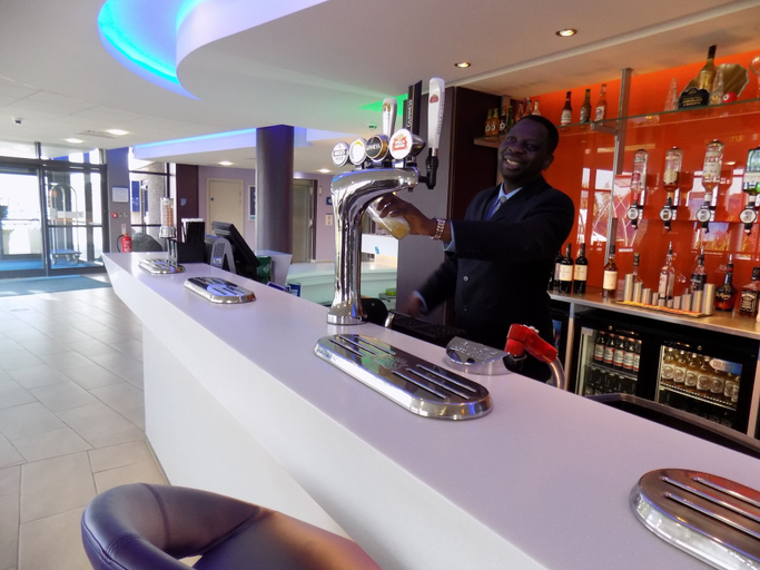 Food & Drinks 4, Holiday Inn Express Dunstable by IHG, Central Bedfordshire