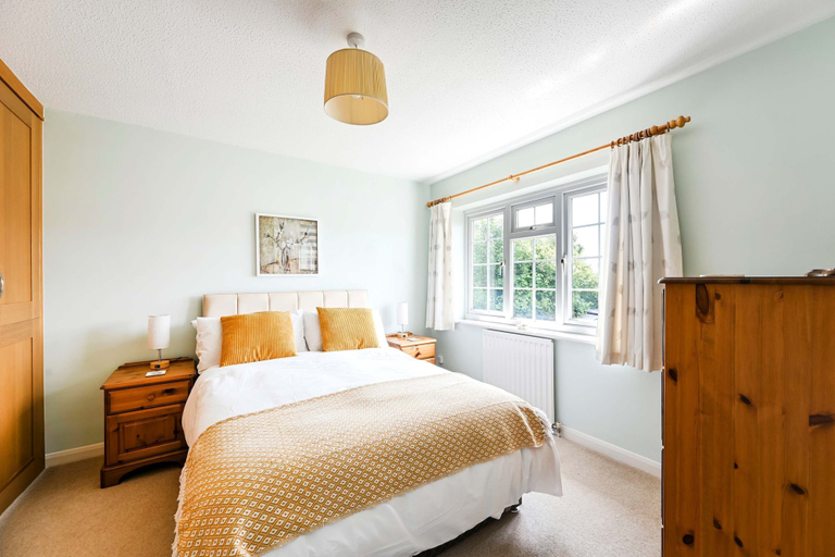 Room 1, Spacious 3bed Home in Maidenhead Sleeps 6, Windsor and Maidenhead