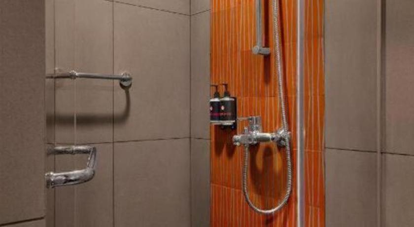 Bathroom 2, Ginger Durgapur, Barddhaman