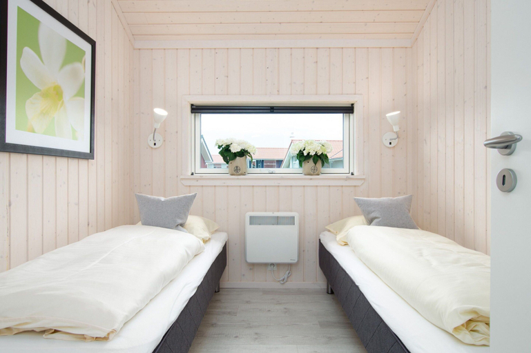 Room 4, Erstaunliches Kustenchalet mit Sauna, Ostholstein